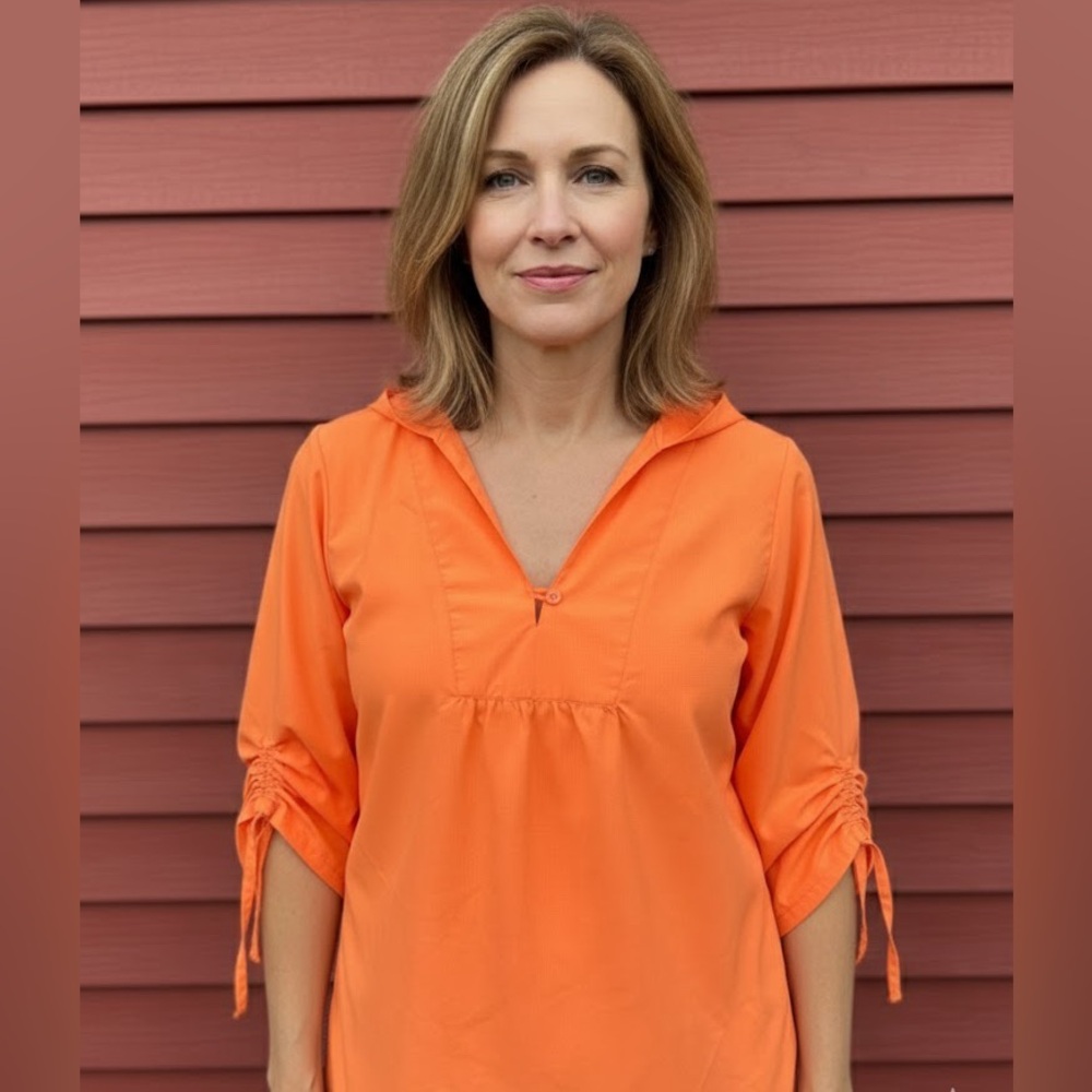 Columbia Sportwear Company Light Orange/Peach Medium Omnishade Hooded Sunshirt